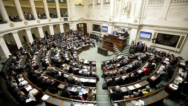 La Chambre à la diète: moins de champagne et le président en Audi A6