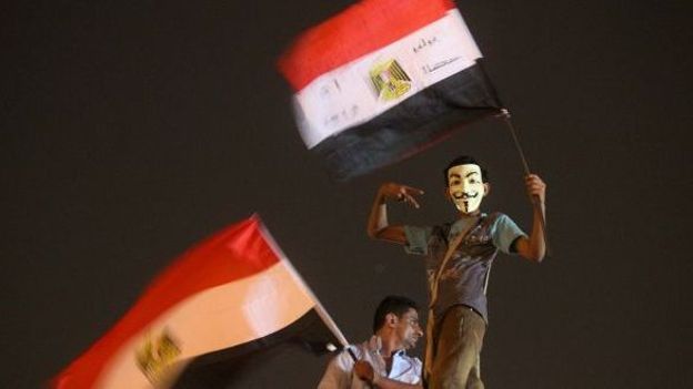 Illustration: des supporters du candidat des Frères musulman Mohamed Morsi défilent place Tahri, au Caire
