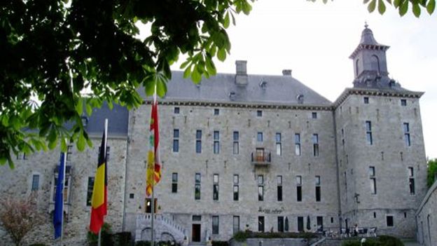 le socialiste René Henry risque d'être très courtisé après le 14 octobre pour apporter ses sièges à une majorité avec l'un des deux autres grands partis.