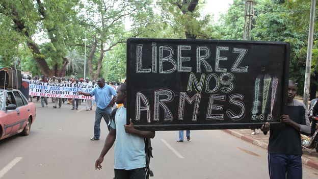 Une manifestation dans les rues de Bamako 