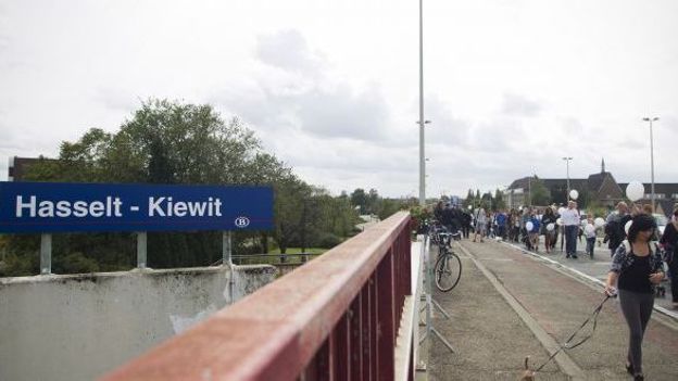 Marche silencieuse depuis Hasselt vers le site du Pukkelpop Marche silencieuse depuis Hasselt vers le site du Pukkelpop