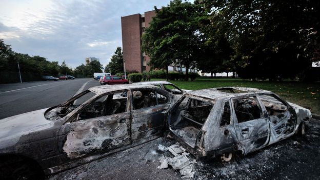 Des voitures avaient notamment été incendiées