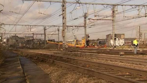Circulation ferroviaire interrompue à Anvers: perturbations attendues aussi mardi matin