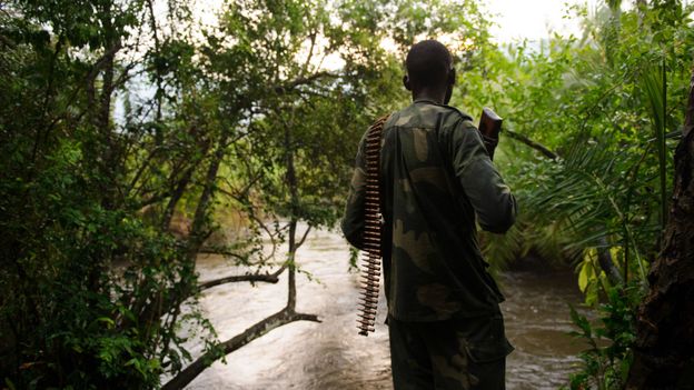 Un rebelle du M23 près du village de Mabenga en RDC