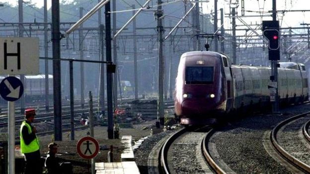 Illustration  : un thalys entre en gare de Louvain