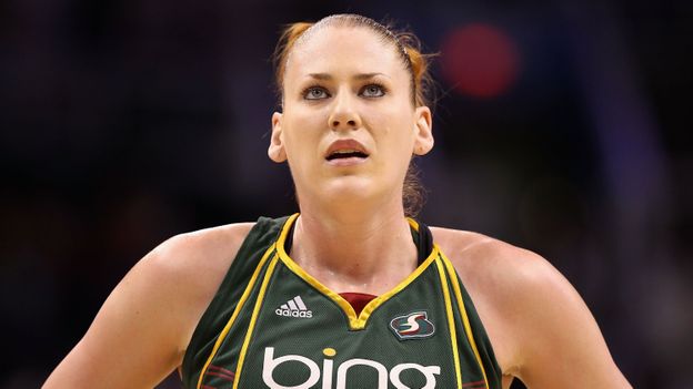 La basketteuse Lauren Jackson, porte-drapeau de l'Australie