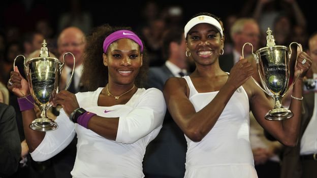 Serena et Venus Williams remportent un 5e titre en double à Wimbledon