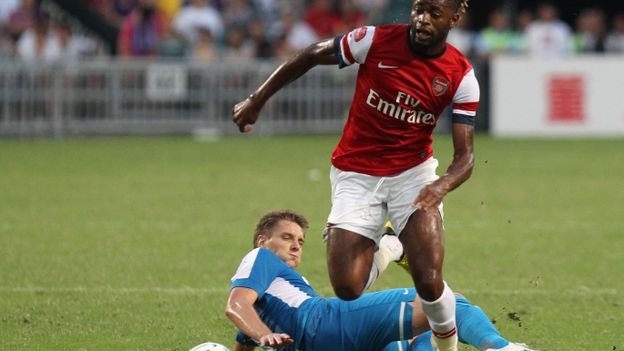 Alex Song rejoint Barcelone