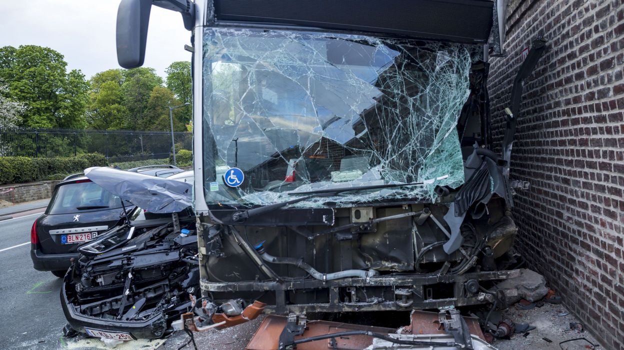 Grave accident de bus à proximité du château de Laeken, 6 blessés graves