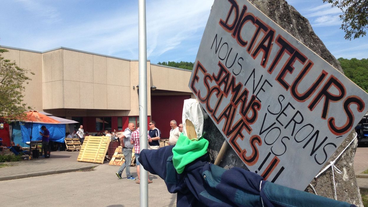 Proposition ministérielle rejetée à Andenne, la grève continue, mais il y aura des visites pour les détenus ce week-end.