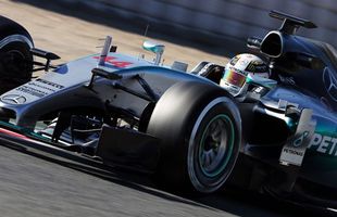 Essais de Barcelone: Hamilton le plus rapide ce samedi