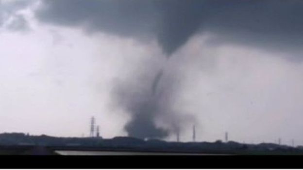 Des images impressionnantes d'une tornade au Japon Des images impressionnantes d'une tornade au Japon