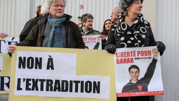 Détention de Bahar Kimyongür en Italie: "C'est de l'acharnement"