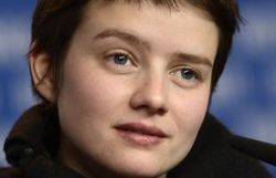 La jeune comédienne belge Pauline Etienne primée lundi soir à Paris
