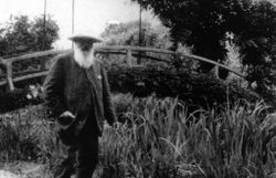 Claude Monet dans son jardin à Giverny 