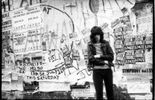 Il sort son premier album solo 11 ans après sa mort