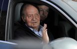 123 Espagne: le roi reprend ses activités en pleine tourmente de la monarchie