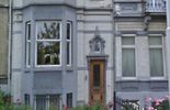 123 Une famille campe devant sa maison à Bruxelles