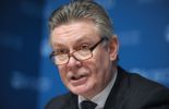 123 Contribution des gros épargnants: "au cas par cas", dit Karel De Gucht