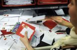 123 Le facteur était "paresseux": 400 kg de courrier retrouvés dans son garage