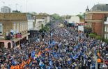Chelsea: les joueurs acclamés à Londres