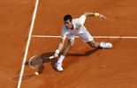 Djokovic écarte Youznhy dans la douleur
