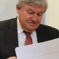 "Toutes les hypothèses prennent en compte le maintien d'au moins un haut fourneau en activité" a précisé Jean-Claude Marcourt.