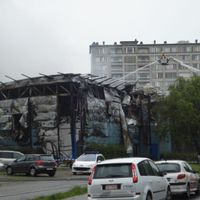 Le centre sportif de Jette complètement détruit par les flammes
