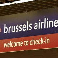 Un steward viré de la compagnie aérienne Brussels Airlines pour avoir mangé trop de biscuits ?