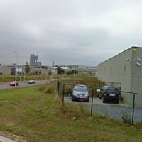 L’entreprise est située dans le zoning de Strépy.  