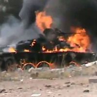 Un tank de l'armée syrienne en feu