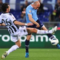 Emanuele Pesoli (en noir et blanc) ici à la lutte avec Tommaso Rocchi