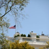 Drapeau en berne à la Maison Blanche à Washington