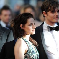 Kristen Stewart, entre Sam Riley et Danny Morgan, à la présentation de "Sur la route"