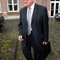 Serge Omer touchait 800 euros par mois en tant que membre du comité de direction de l'ICDI, "un organe qui ne servait à rien", a-t-il précisé. 