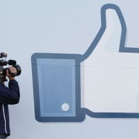 Facebook: des investisseurs portent plainte après l'entrée "ratée" en bourse
