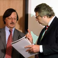 En attendant de trouver un successeur à Alain Flausch (à gauche), c'est kris Lauwers (à droite) qui assure l'intérim de la société bruxelloise des transports publics 