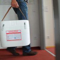 Une boîte destinée au transport d'un organe à transplanter