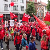"Marée rouge" à Bruxelles pour défendre la justice sociale