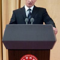 Vladimir Poutine prêt à envoyer des troupes en Syrie