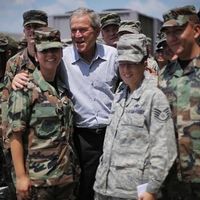 Des soldats de la base de Lackland lors d'une visite de George Bush, à l'époque président des Etats Unis, en 2008