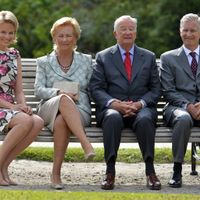 La dotation de la famille royale aumentée de 300 000 euros en 2013