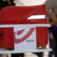 Le bourgmestre dénonce une surfacturation dans la distribution de toutes-boîtes municipaux.