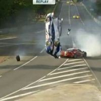 La voiture de Davidson en plein vol !