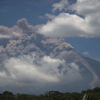 Le volcan de Feu se réveille